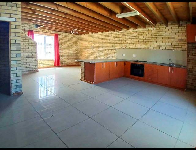 3 BEDROOM HOUSE FOR SALE IN BRITANNIA BAY